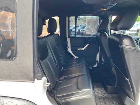 Used 2016 Jeep Wrangler Unlimited Rubicon AWD/4WD image 25