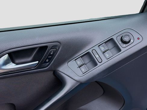 Used 2017 Volkswagen Tiguan Limited image 22