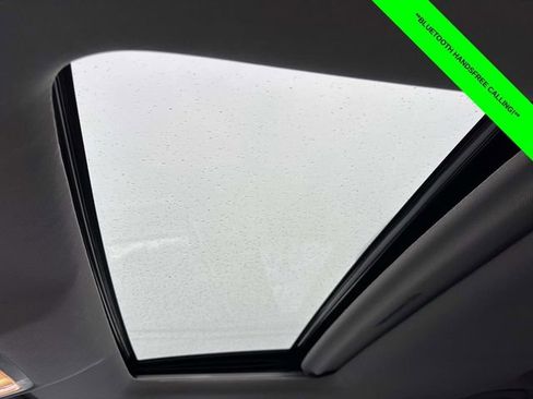 Used 2019 Toyota Highlander XLE image 7