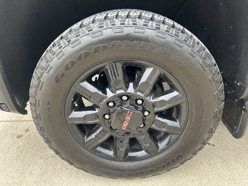 Used 2024 GMC Sierra 2500 AT4 w/ Technology Package AWD/4WD image 37