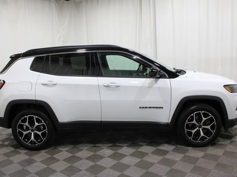 Used 2025 Jeep Compass Limited AWD/4WD image 28