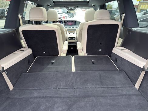 Used 2025 Mercedes-Benz GLS 450 4MATIC image 30