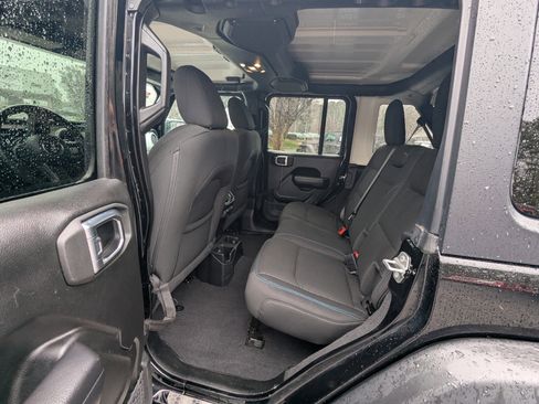 Used 2021 Jeep Wrangler Unlimited Sport image 11