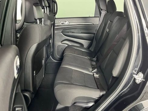 Used 2020 Jeep Grand Cherokee Laredo AWD/4WD image 25