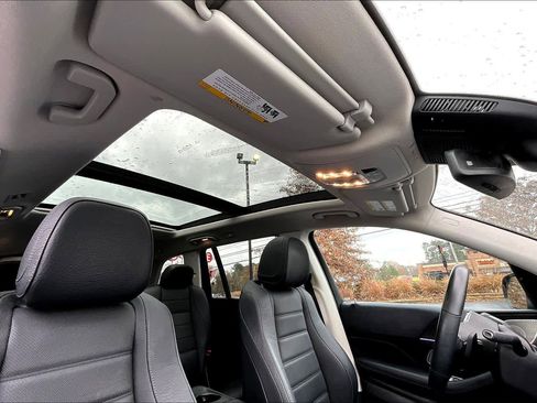 Used 2023 Mercedes-Benz GLS 450 4MATIC image 13