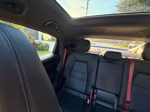 Used 2025 Porsche Cayenne GTS AWD/4WD image 10
