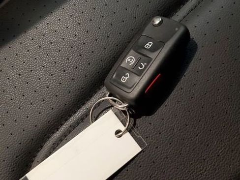 Used 2020 Volkswagen Passat 2.0T SE image 30