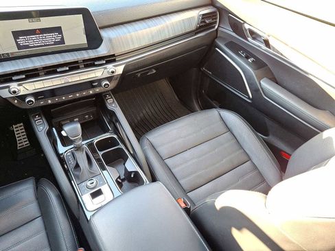 Used 2024 Kia Telluride SX Prestige w/ Towing Package image 12