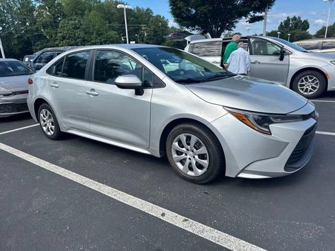 Used 2024 Toyota Corolla LE FWD image 9