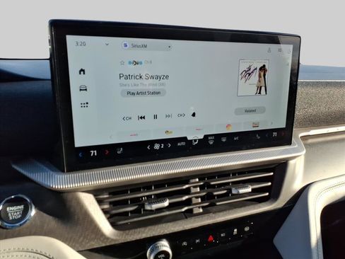 Used 2025 Ford Explorer Platinum w/ Ultimate Package image 18