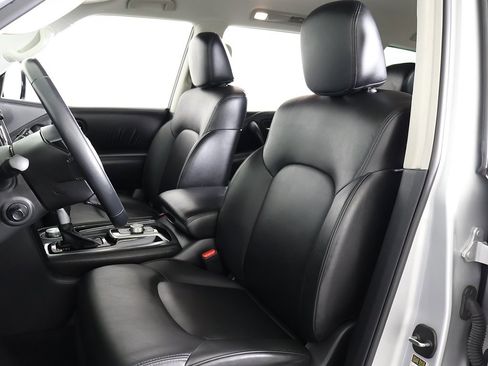 Used 2021 Nissan Armada SV w/ SV Appearance Package image 31