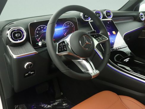 New 2027 Mercedes-Benz GLC 300 image 4