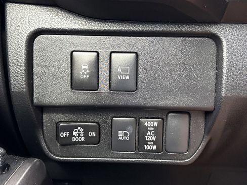 Used 2023 Toyota Tacoma TRD Off-Road w/ TRD Premium Off Road Package image 18