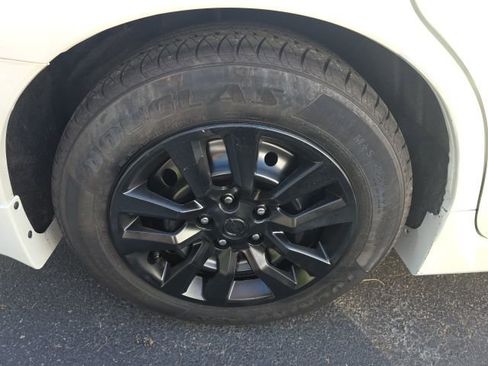 Used 2017 Nissan Altima 2.5 S w/ Interior Lighting Package FWD image 12