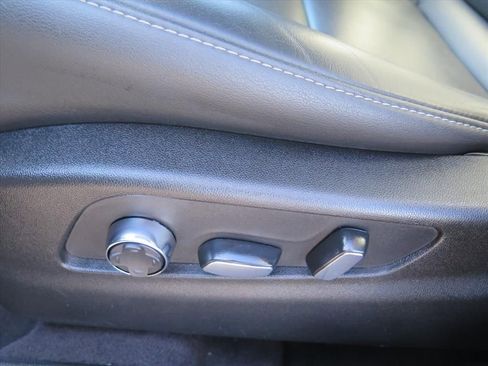 Used 2024 Cadillac XT4 Premium Luxury image 11