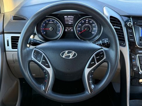 Used 2016 Hyundai Elantra GT image 17