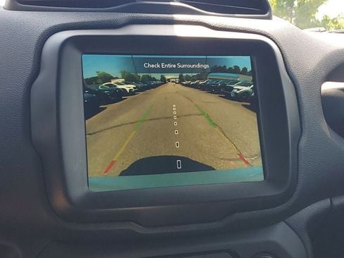 Certified 2022 Jeep Renegade Altitude AWD/4WD image 30