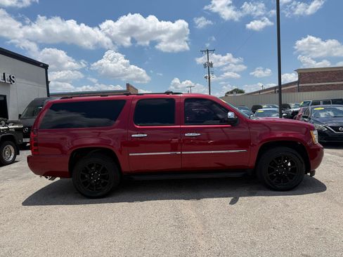 Used 2013 Chevrolet Suburban LTZ RWD image 5