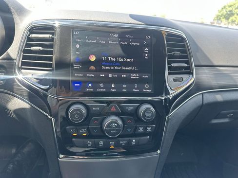 Used 2021 Jeep Grand Cherokee Limited image 21