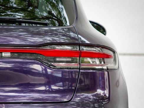 Used 2021 Porsche Macan w/ Premium Package Plus AWD/4WD image 14