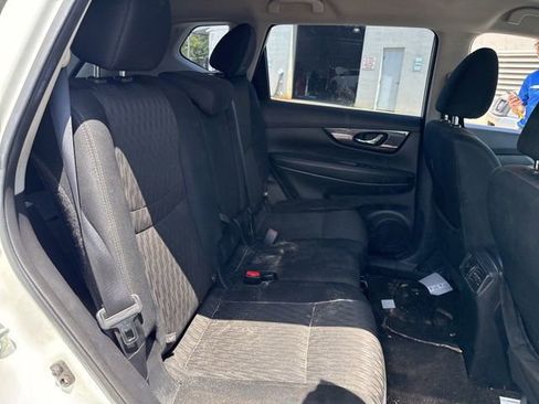 Used 2018 Nissan Rogue S FWD image 17