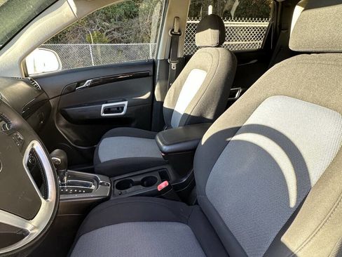 Used 2013 Chevrolet Captiva Sport LS image 10