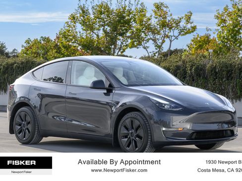 Used 2024 Tesla Model Y Long Range AWD/4WD image 10