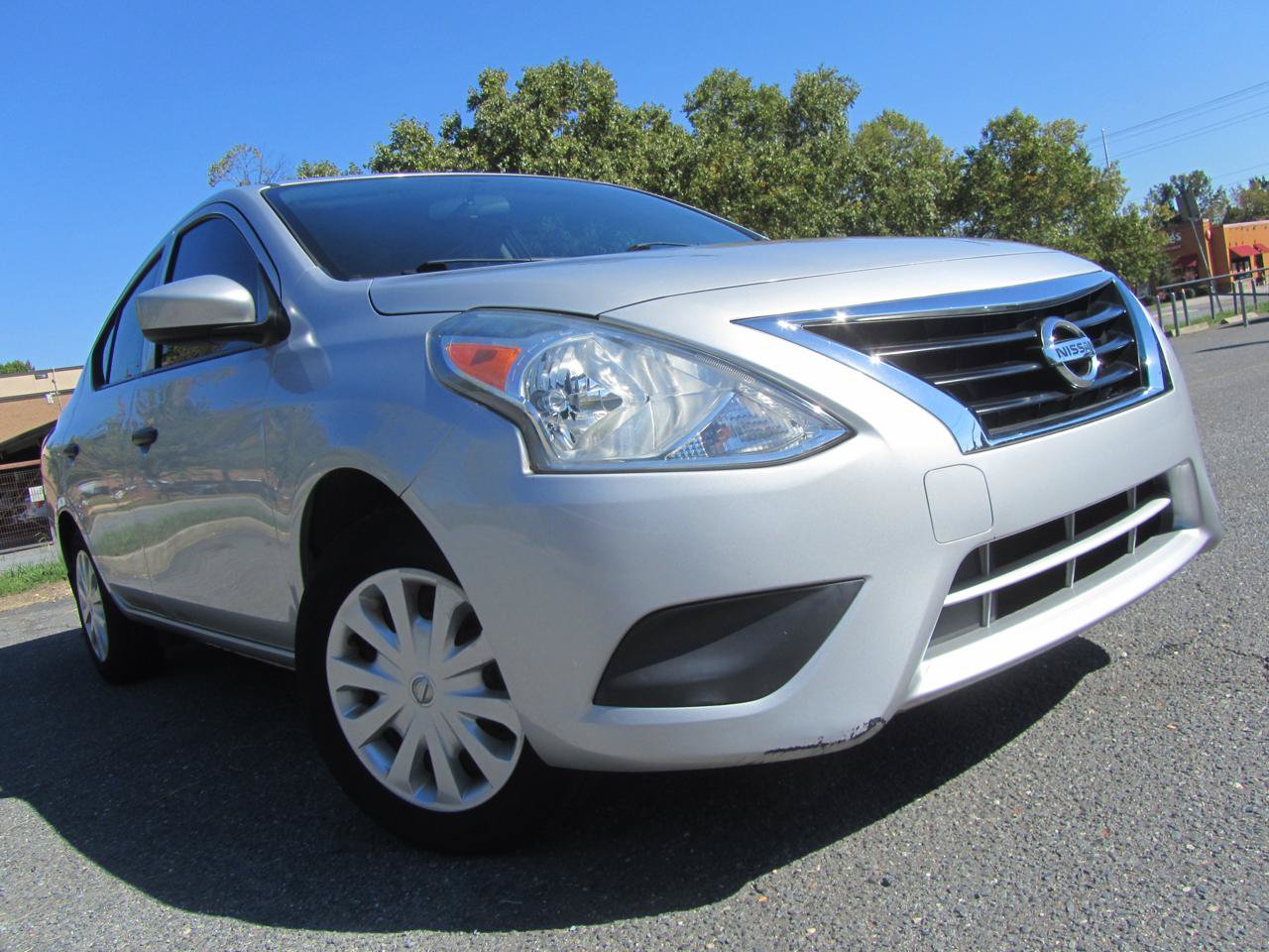 Used 2017 Nissan Versa S Plus FWD image 2