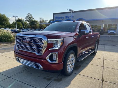 Used 2022 GMC Sierra 1500 Denali w/ Driver Alert Package II AWD/4WD image 4