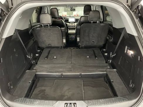 Used 2021 Ford Explorer XLT w/ Equipment Group 202A AWD/4WD image 10