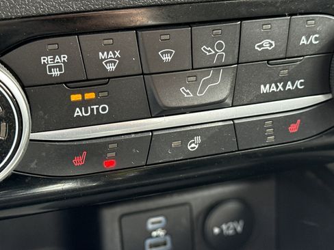 Used 2022 Ford Escape SE w/ SE Sport Appearance Package image 21