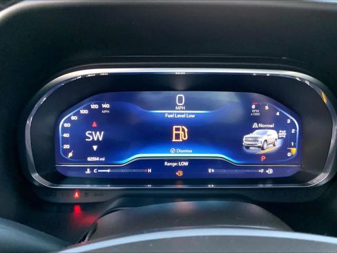 Used 2024 Chevrolet Suburban LT image 22