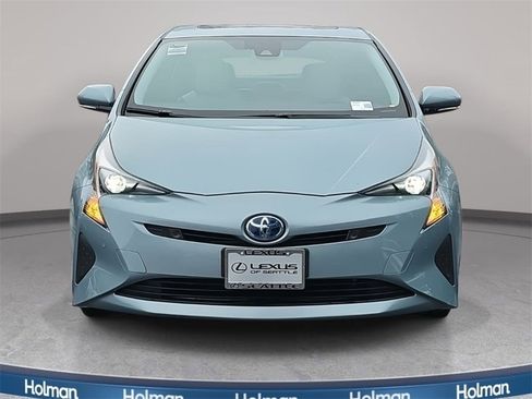 Used 2017 Toyota Prius Four image 3