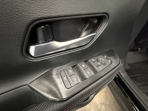 Used 2025 Nissan Kicks SR image 23