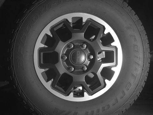 Used 2025 Toyota Tacoma TRD Off-Road AWD/4WD image 11