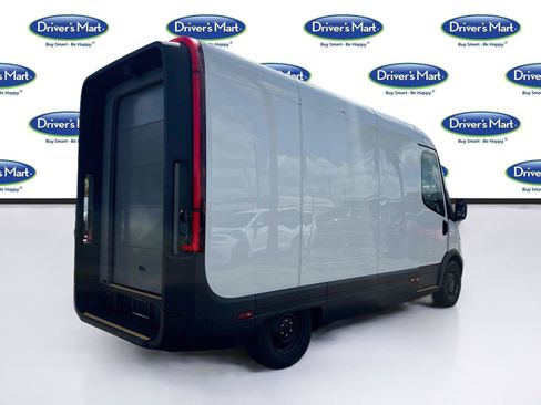 Used 2024 Rivian Delivery 500 FWD image 7