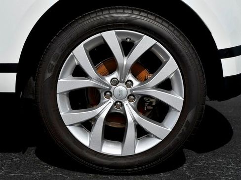 Used 2020 Land Rover Range Rover Evoque SE image 10