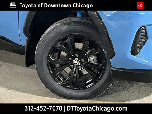 Used 2022 Toyota RAV4 SE AWD/4WD image 2