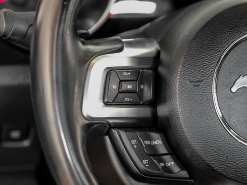 Used 2018 Ford Mustang Coupe RWD image 15
