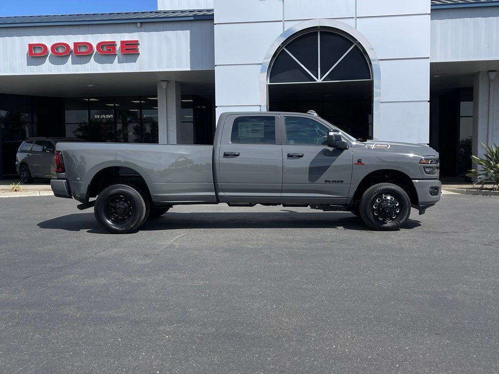 New 2027 RAM 3500 Big Horn AWD/4WD image 3