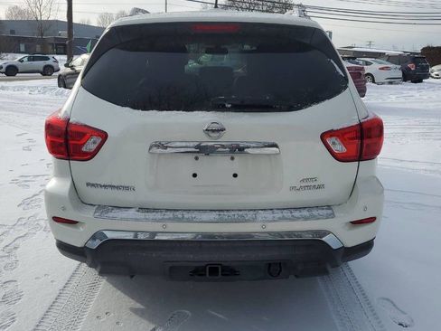 Used 2017 Nissan Pathfinder Platinum image 5