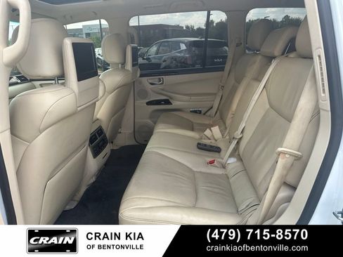 Used 2013 Lexus LX 570 4WD w/ Luxury Pkg image 26