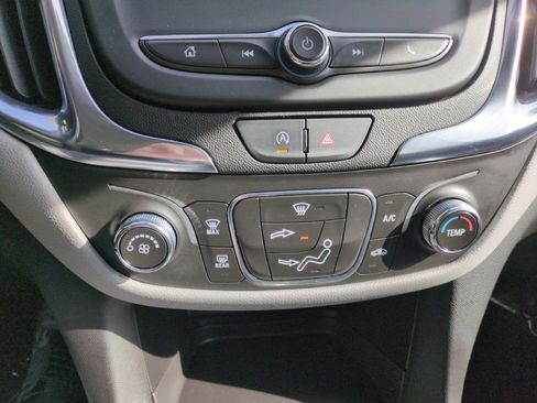 Used 2023 Chevrolet Equinox LS w/ Driver Confidence II Package image 28