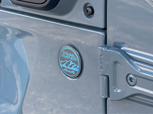 Used 2024 Jeep Wrangler Unlimited w/ Convenience Group AWD/4WD image 8