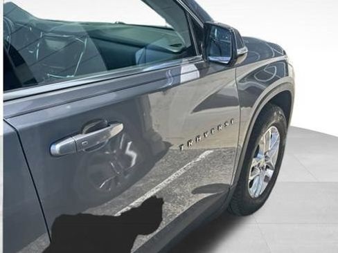 Used 2018 Chevrolet Traverse LT w/ LPO, Cargo Package AWD/4WD image 16