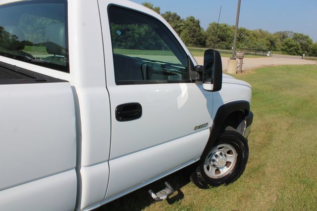 Used 2007 Chevrolet Silverado 3500 4x4 Regular Cab w/ Skid Plate Package image 17
