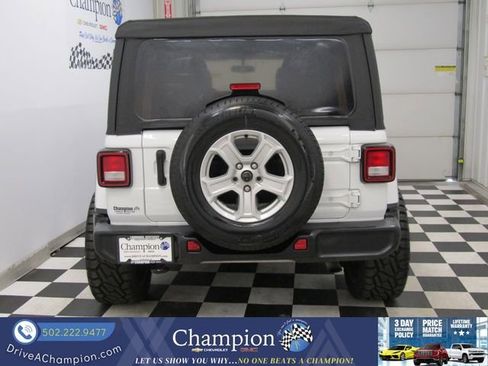 Used 2021 Jeep Wrangler Unlimited Sahara AWD/4WD image 11