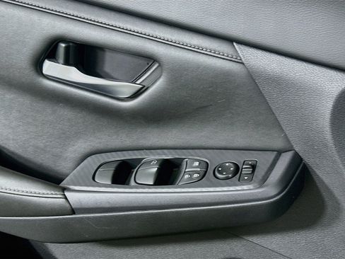 Used 2024 Nissan Sentra SV FWD image 15