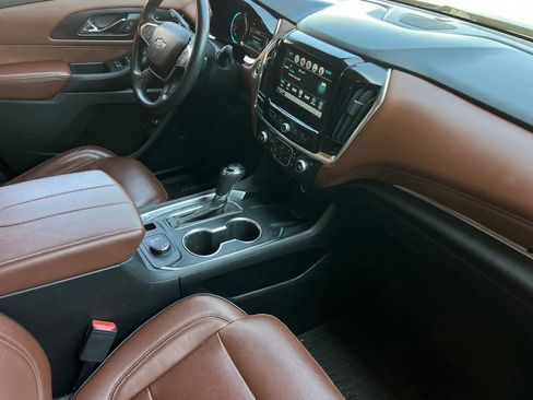Used 2018 Chevrolet Traverse High Country AWD/4WD image 19