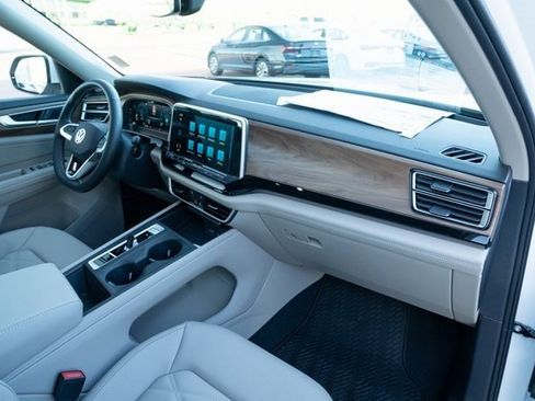 New 2026 Volkswagen Atlas SE image 38